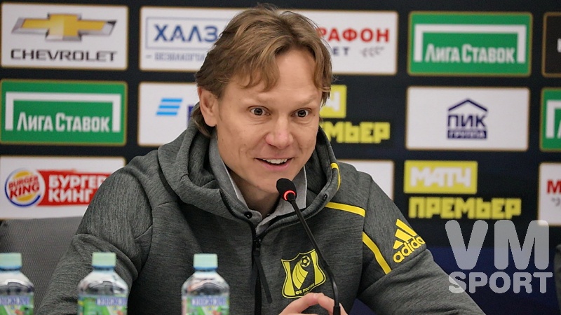 Валерий Карпин: "Над вторым пенальти в наши ворота смеялись даже футболисты "Динамо"