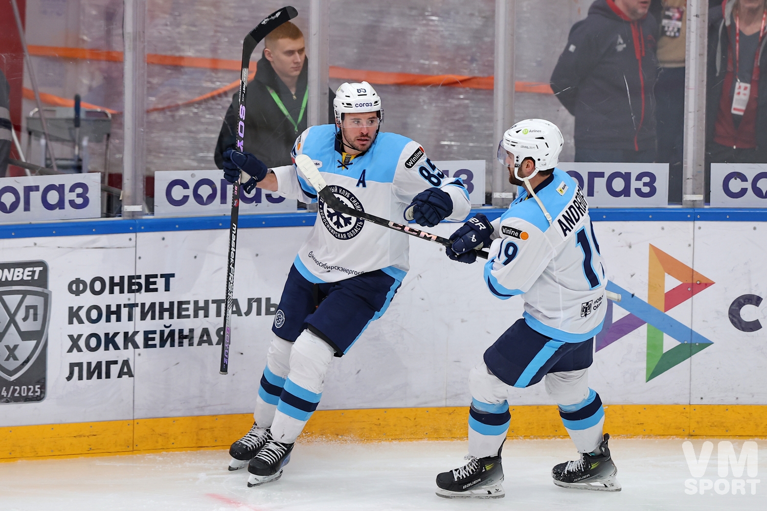 Тэйлор Бек – рекордсмен КХЛ по очкам в одном матче Тейлор Бек и Эндрю Андреофф. ХК Сибирь