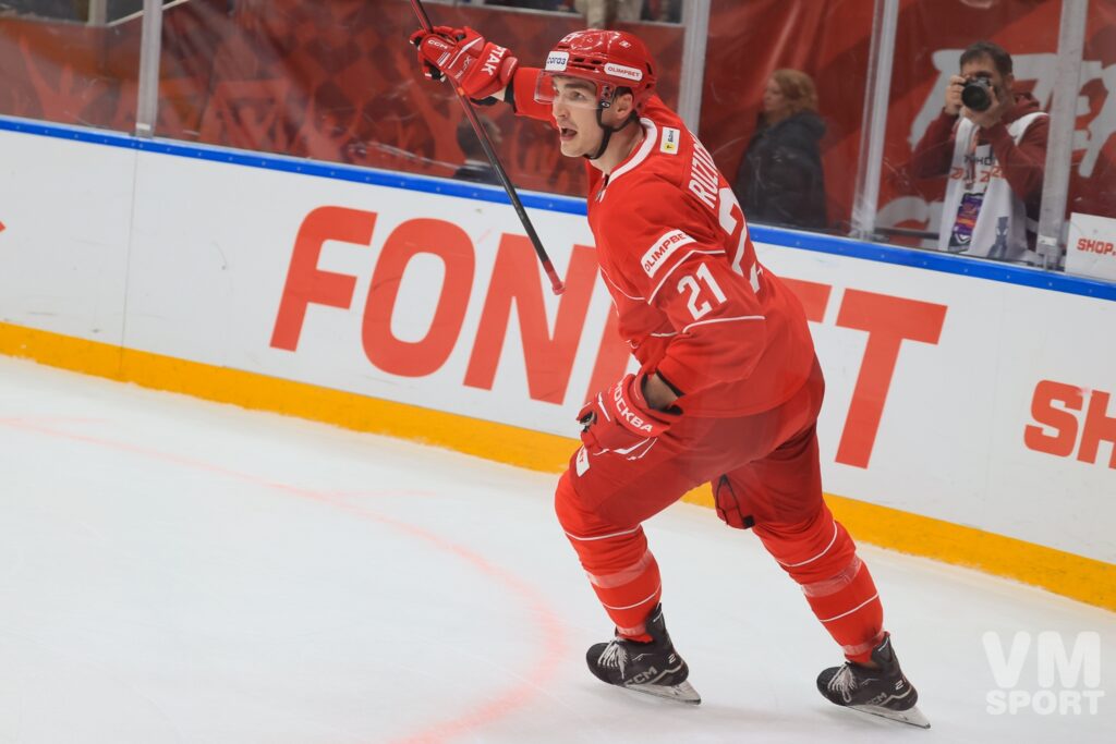 Адам Ружичка. ХК Спартак