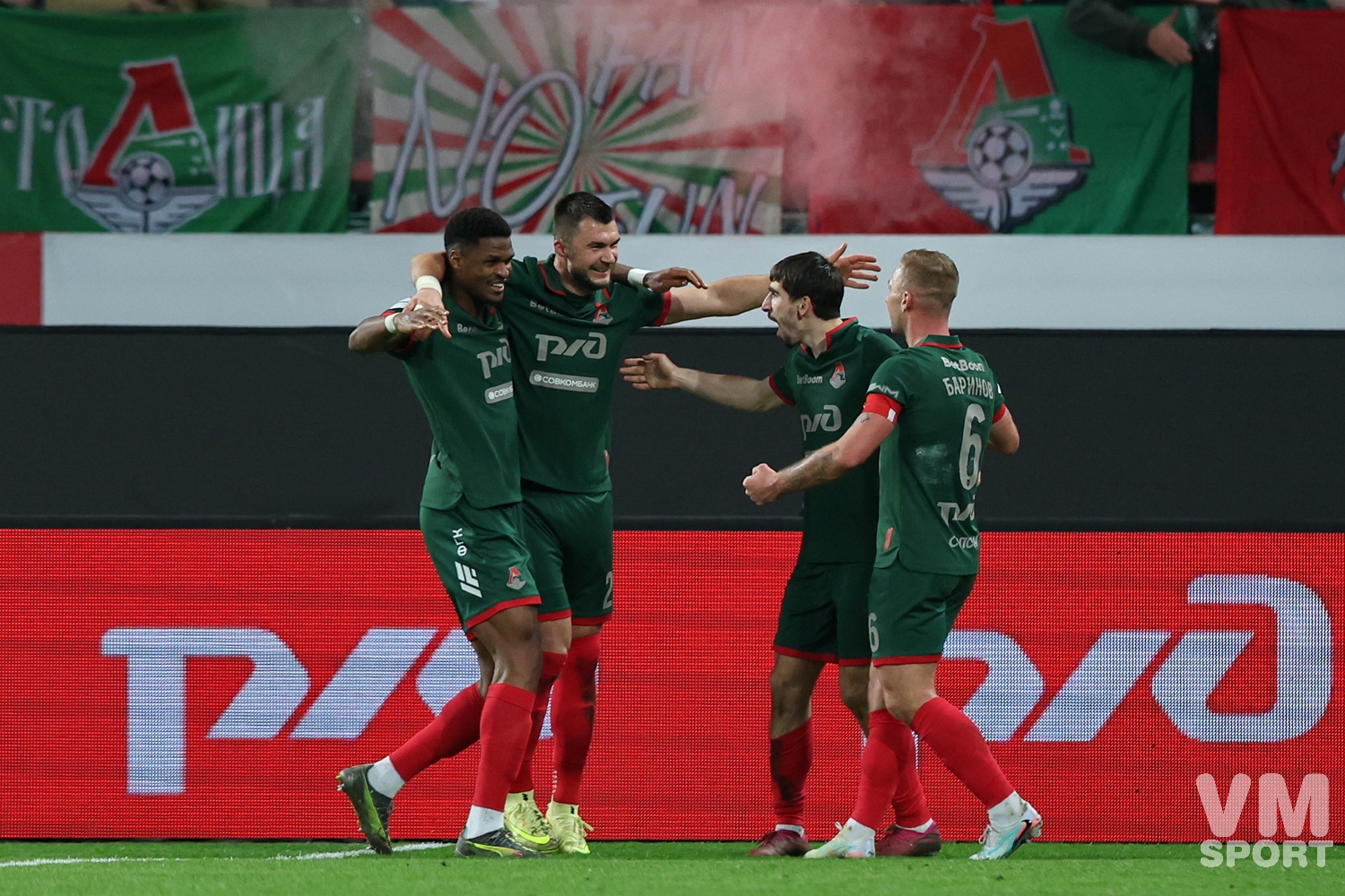 «Локомотив» докатил до победы в домашней игре с «Оренбургом» Николай Комличенко. ФК Локомотив