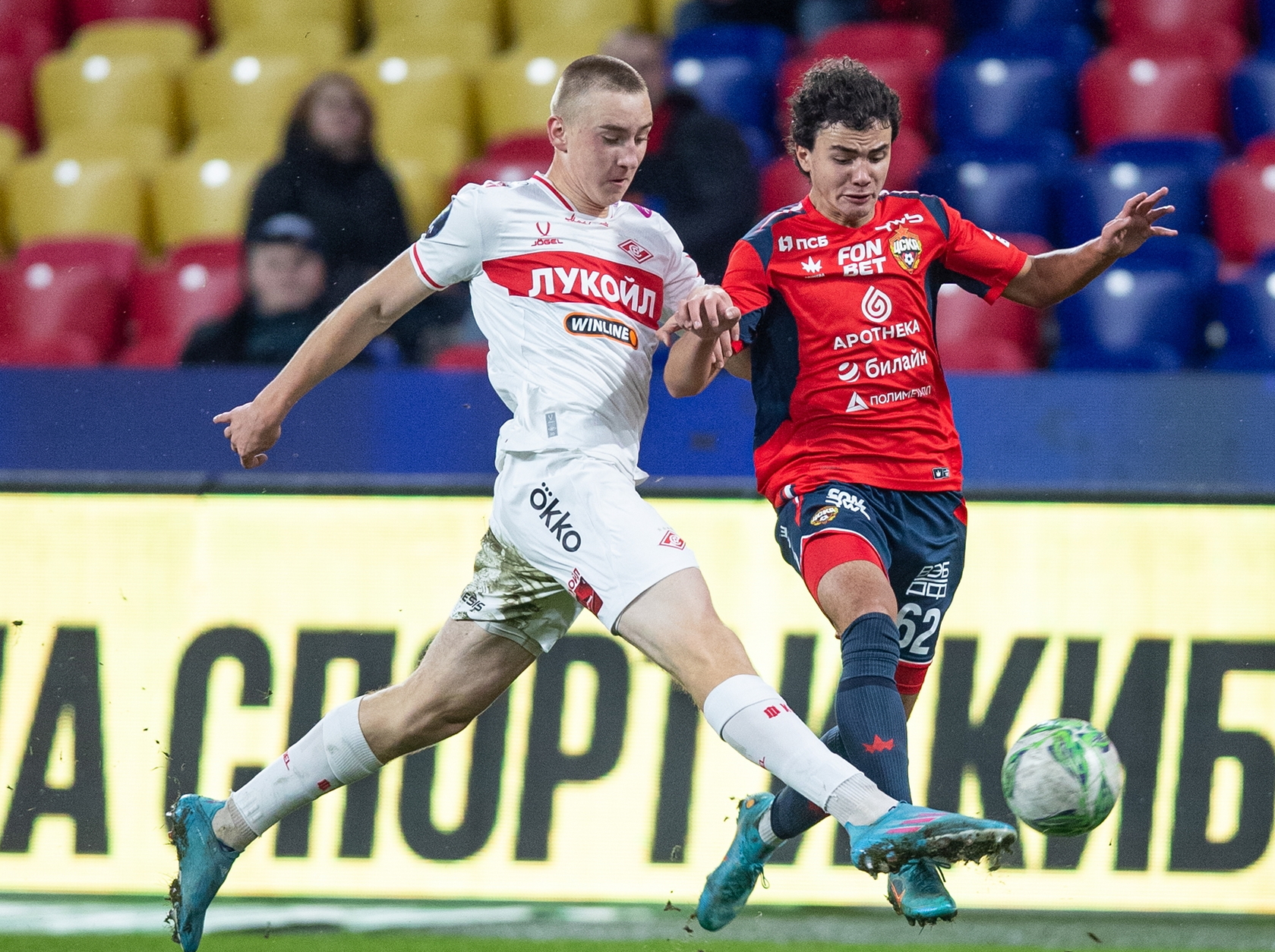 МФЛ: «Зенит» - чемпион, ЦСКА побеждает в огненном дерби Всея Руси, «Локомотив» вырывает концовку у «Сочи» и пытается догнать «армейцев» в борьбе за медали МФЛ. ЦСКА-Спартак