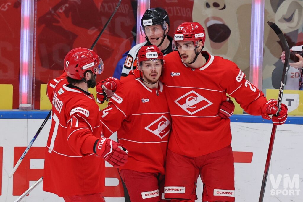 Иван Морозов, Павел Порядин и Адам Ружичка. ХК Спартак