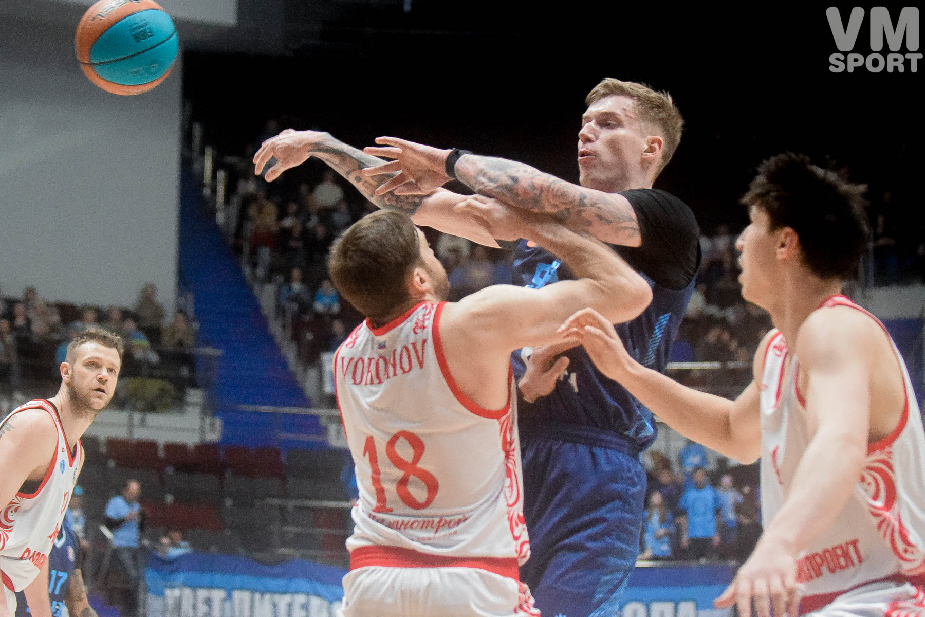 Мощный старт позволил "Зениту" одолеть дома МБА-МАИ БК Зенит-ПБК МБА-МАИ