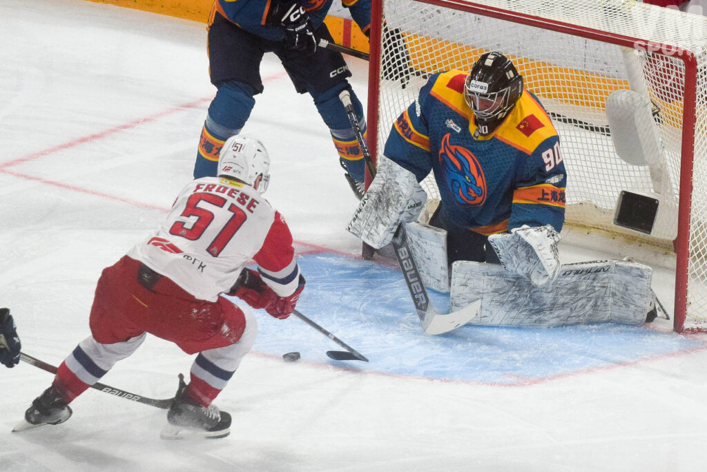 ХК Шанхай Дрэгонс-ХК Локомотив