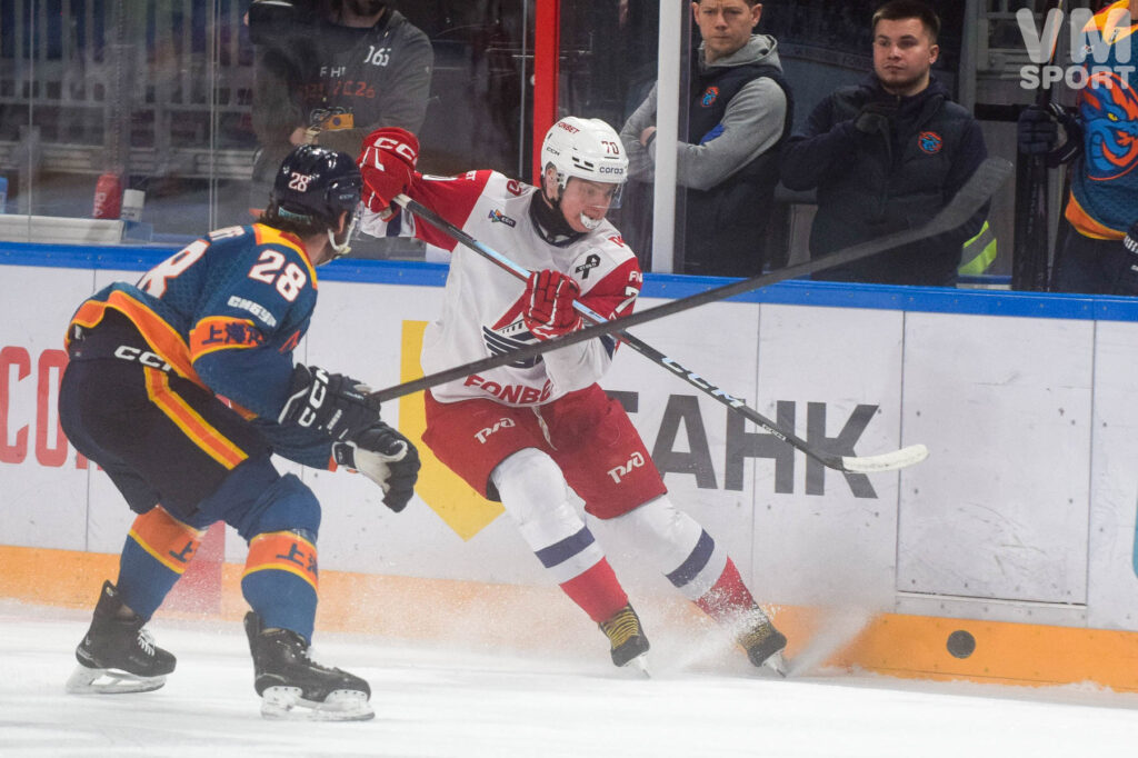 ХК Шанхай Дрэгонс-ХК Локомотив