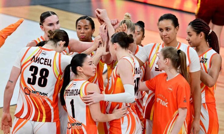 Девушки из УГМК поздравили всех мужчин-болельщиков уверенной победой над «Надеждой» БК УГМК Екатеринбург/ 23022026