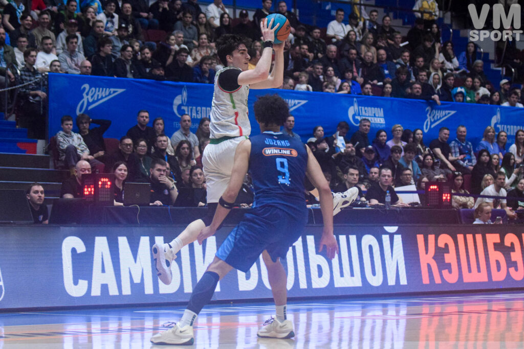 БК Зенит-БК УНИКС