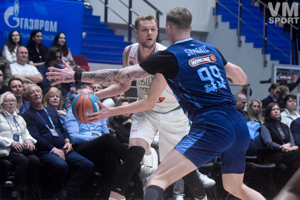 БК Зенит-БК УНИКС