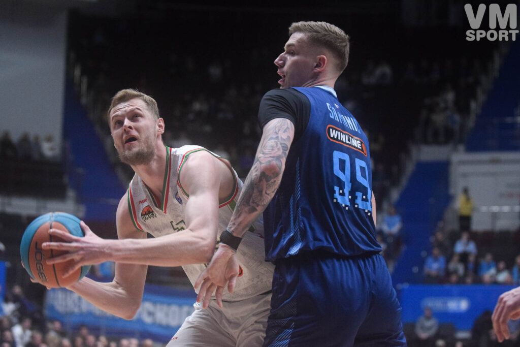 БК Зенит-БК УНИКС