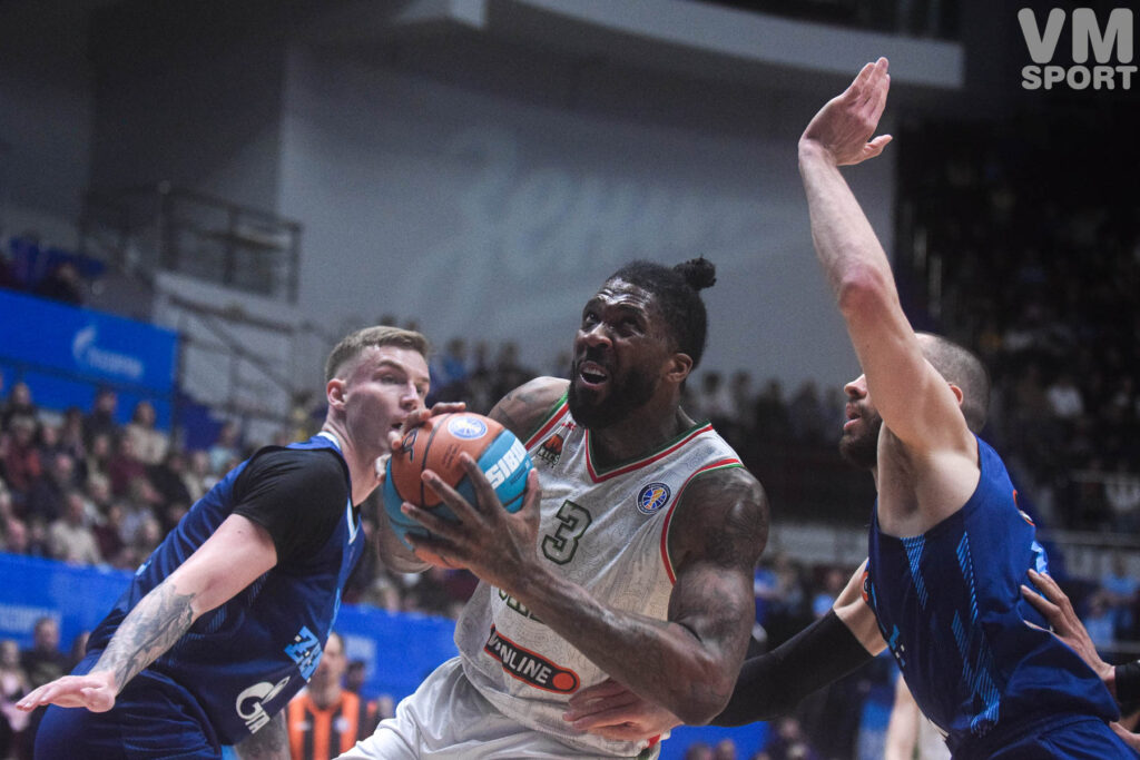 БК Зенит-БК УНИКС