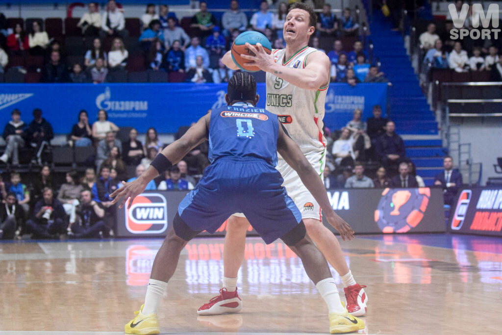 БК Зенит-БК УНИКС