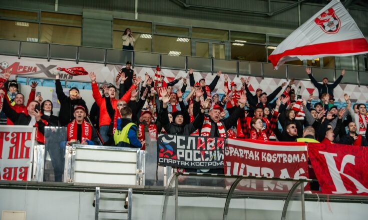 Костромской «Спартак» крупно обыграл «СКА-Хабаровск» и сохранил шансы на стыковые матчи ФК "Спартак" Кострома/ Болельщики